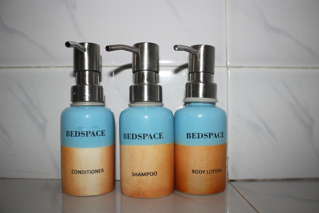 أونا واتونا Bedspace المظهر الخارجي الصورة